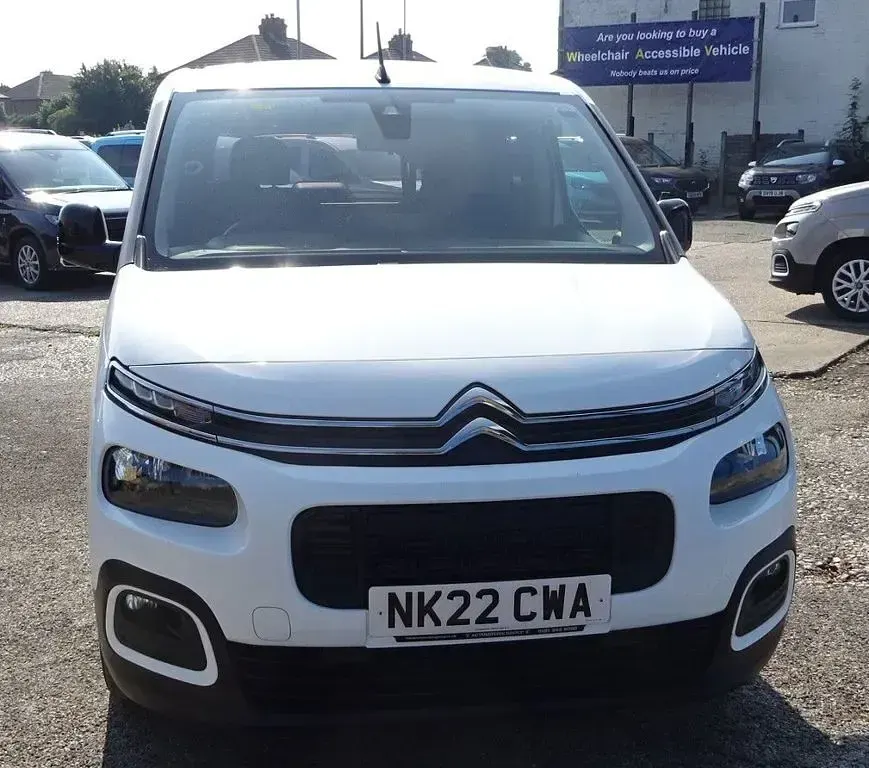 Used Citroën Berlingo Feel 2022 White MPV