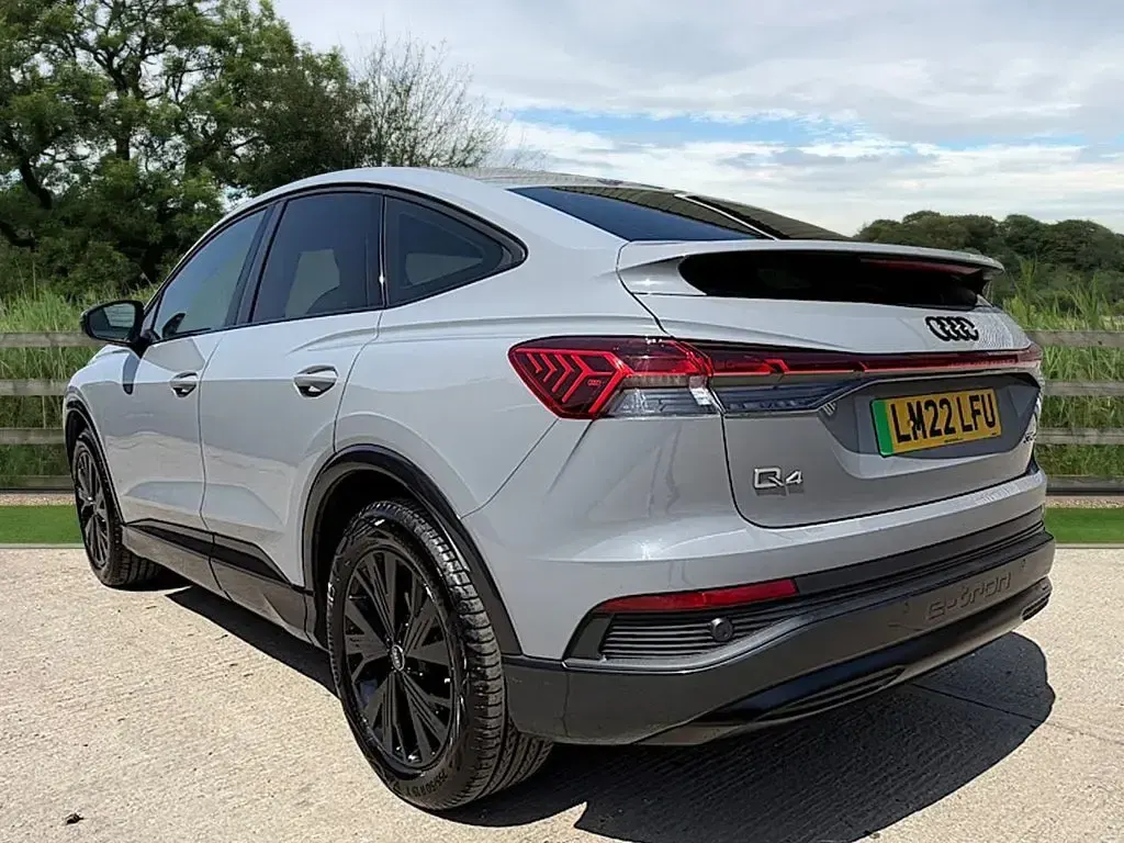 Used Audi Q4 Sportback e-tron Sport 125 kW (170 HP) 2022 Grey SUV