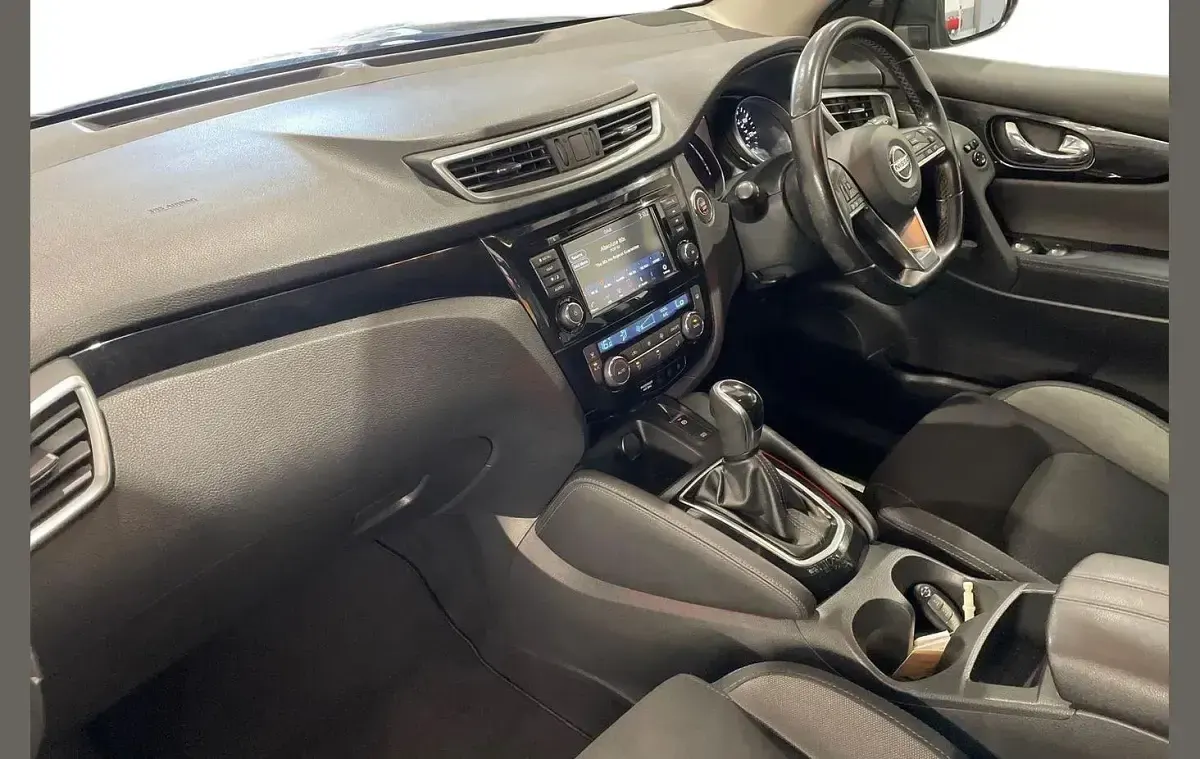 Used Nissan Qashqai N-Connecta 160 HP (117 kW) 2020 Black SUV