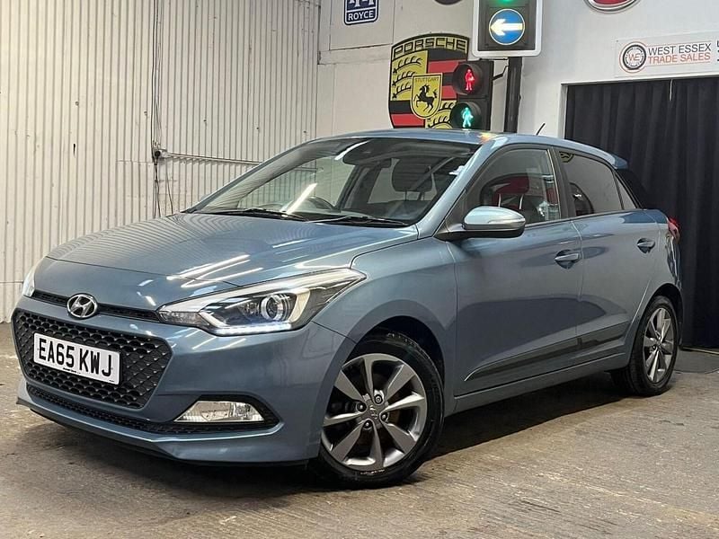 Used Hyundai i20 Premium 90 HP (66 kW) 2015 Blue Hatchback