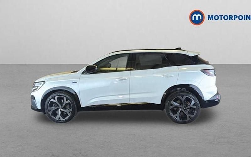 Used Renault Austral Iconic Esprit Alpine 200 HP (147 kW) 2023 White SUV