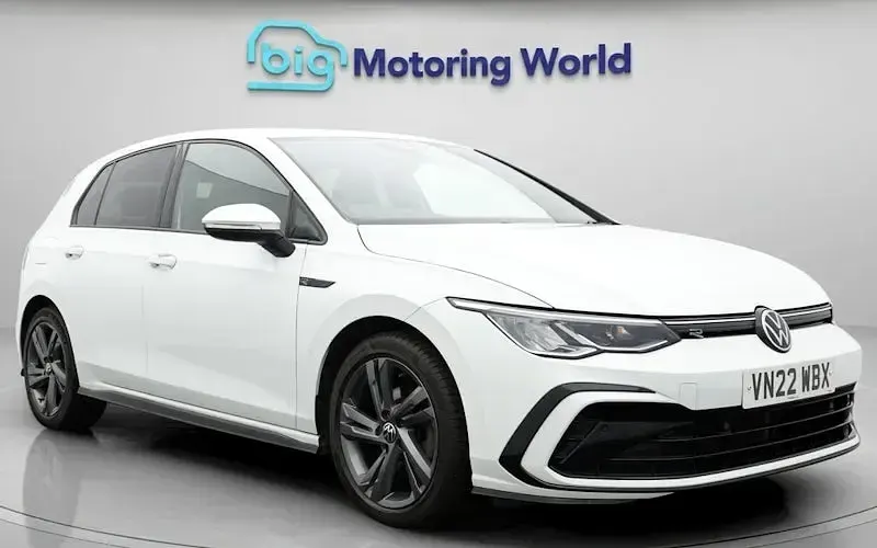 Used VW Golf VIII R-line 131 HP (96 kW) 2022 Hatchback