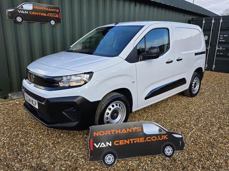 White Used 2024 Vauxhall Combo Van | £13,000 (Good price) - Image 1/4