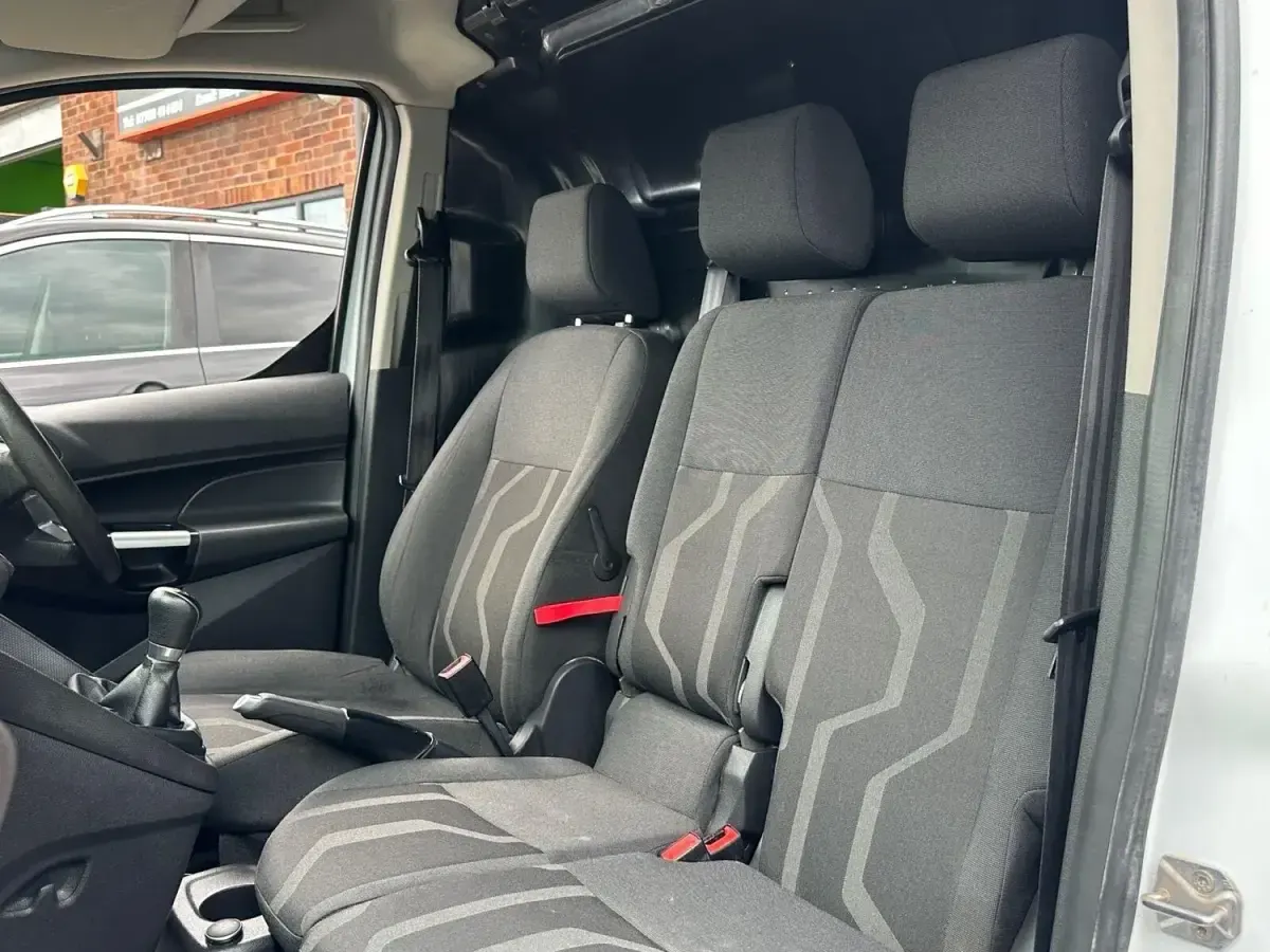 Usado Ford Transit Connect Trend 100 HP (73 kW) 2017 Branco Monovolume