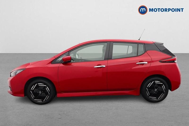 Used Nissan Leaf Acenta 110 kW (150 HP) 2022 Red Hatchback