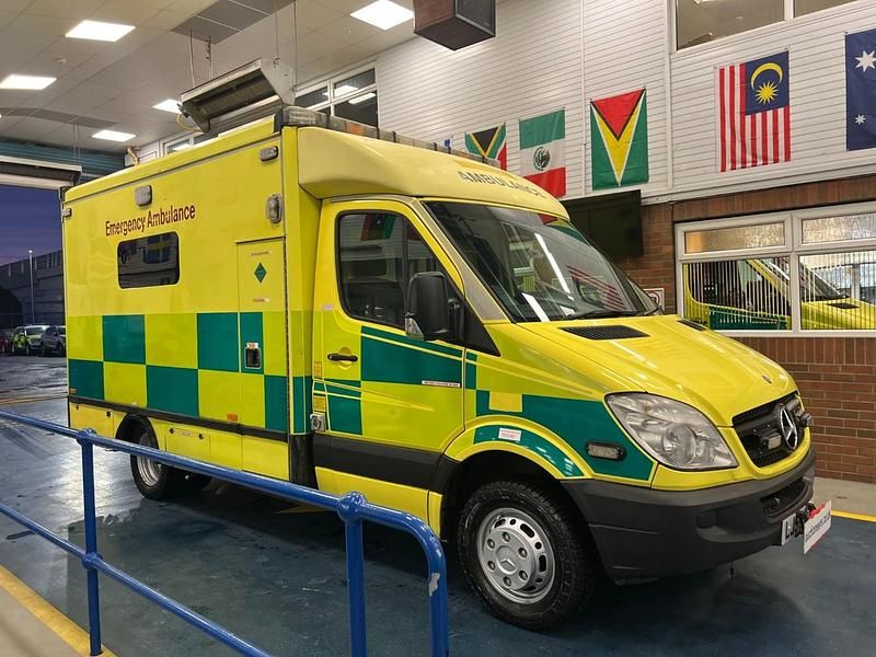 Used Mercedes Sprinter 150 HP (110 kW) 2009 Yellow Van