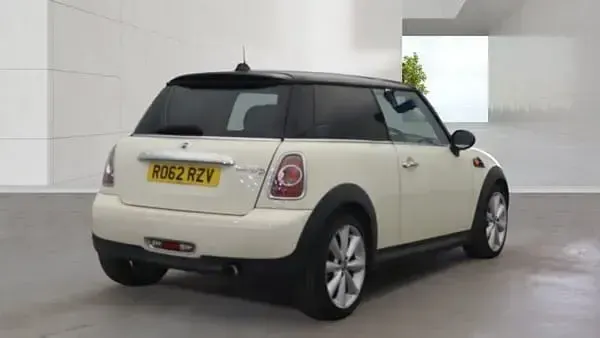 Used Mini Cooper D Hatch 110 HP (80 kW) 2012 White Hatchback