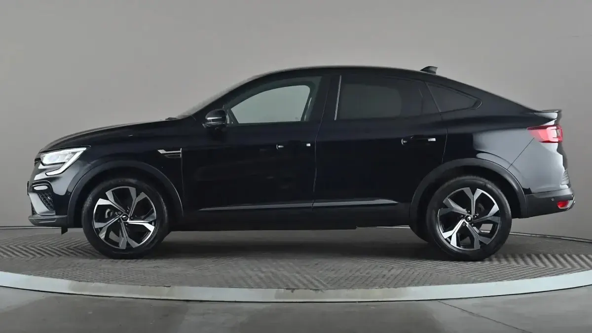 Used Renault Arkana Engineered 142 HP (104 kW) 2023 Black SUV