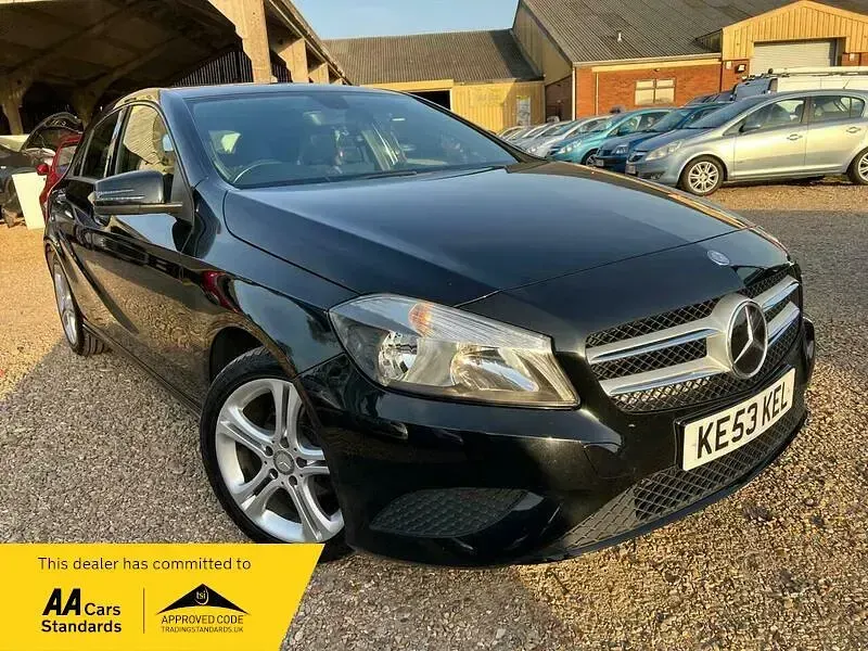 Used Mercedes A180 109 HP (80 kW) 2014 Black Hatchback
