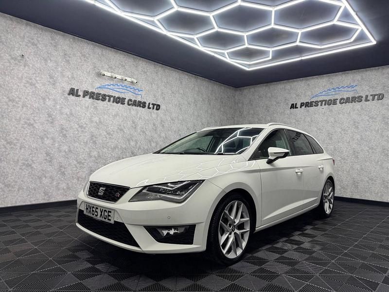 Used Seat Leon FR Sport 150 HP (110 kW) 2015 White Estate