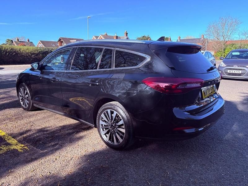 Used Ford Focus Titanium 120 HP (88 kW) 2023 Black Estate