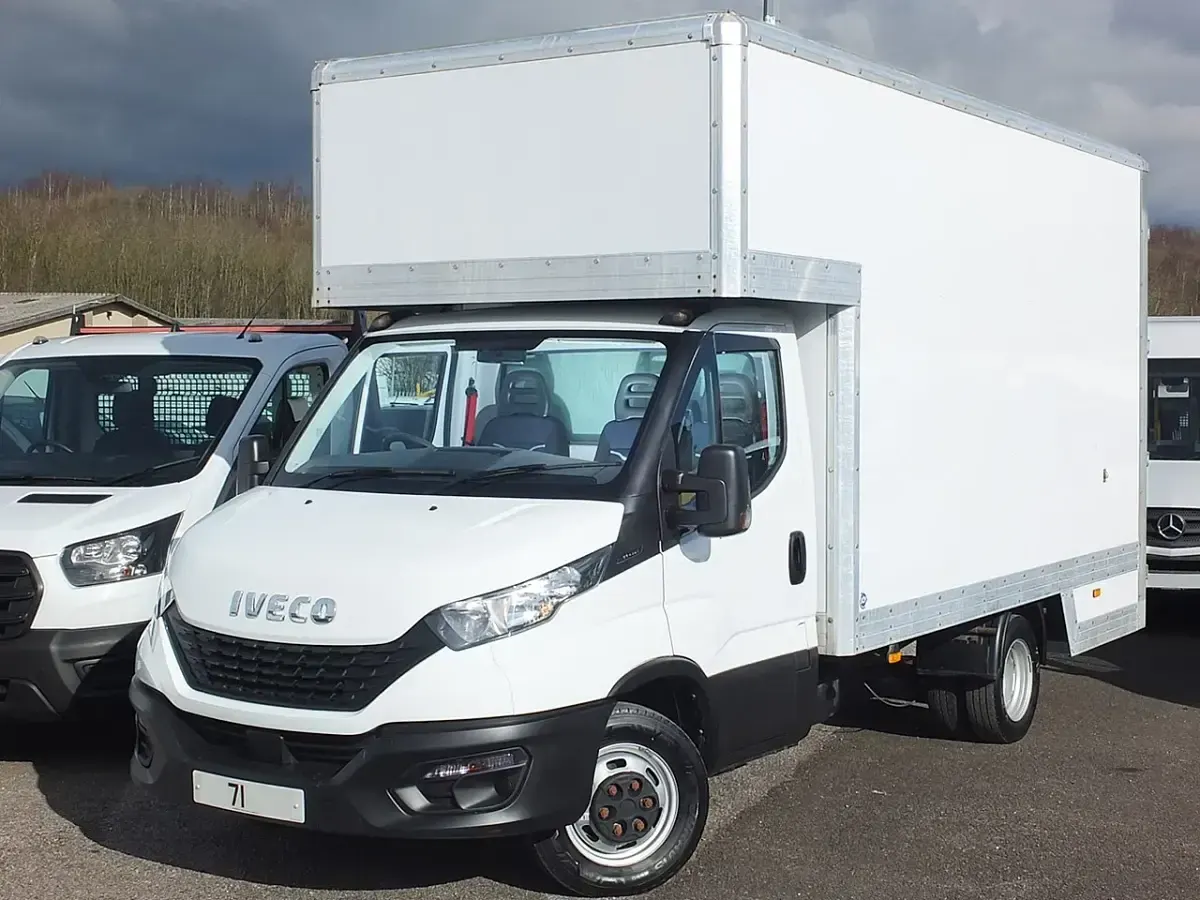 Used Iveco Daily 136 HP (100 kW) 2021 White Van