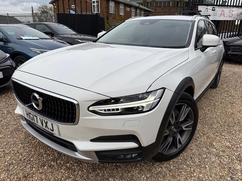 Used Volvo V90 CC Pro 2017 White Estate