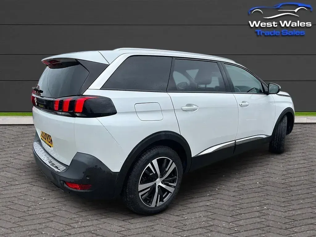 Used Peugeot 5008 Allure 130 HP (95 kW) 2020 White SUV