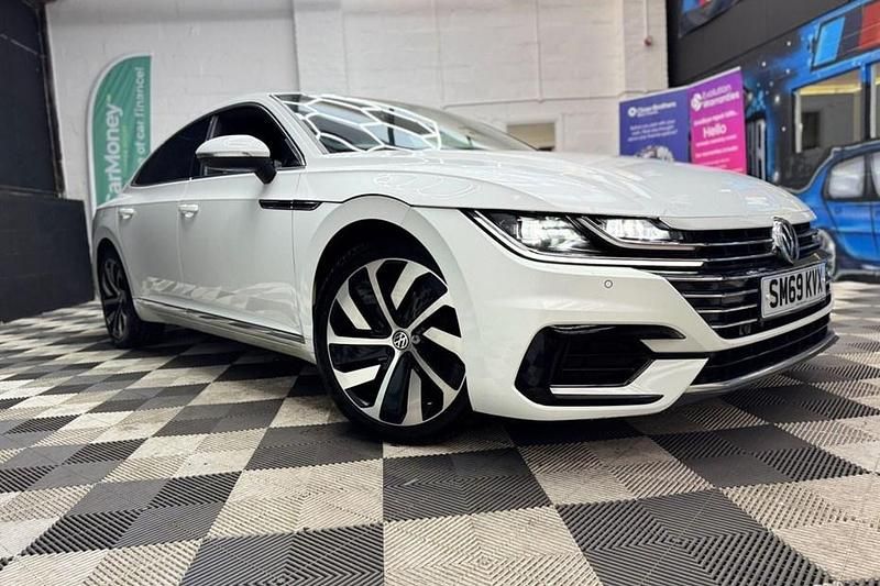 Used VW Arteon R-line 190 HP (139 kW) 2019 White Hatchback