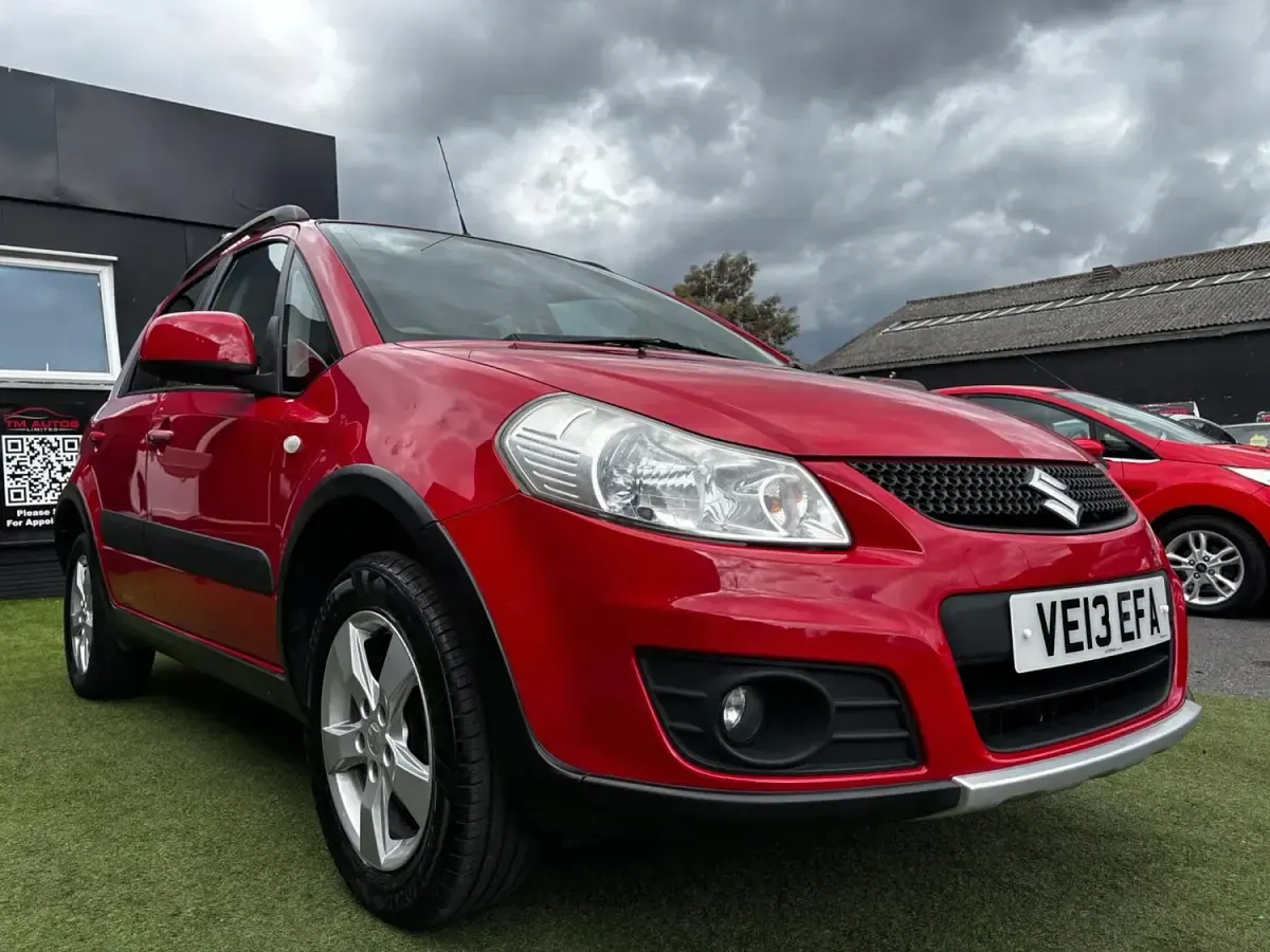 Used Suzuki SX4 SZ5 120 HP (88 kW) 2013 Red Hatchback