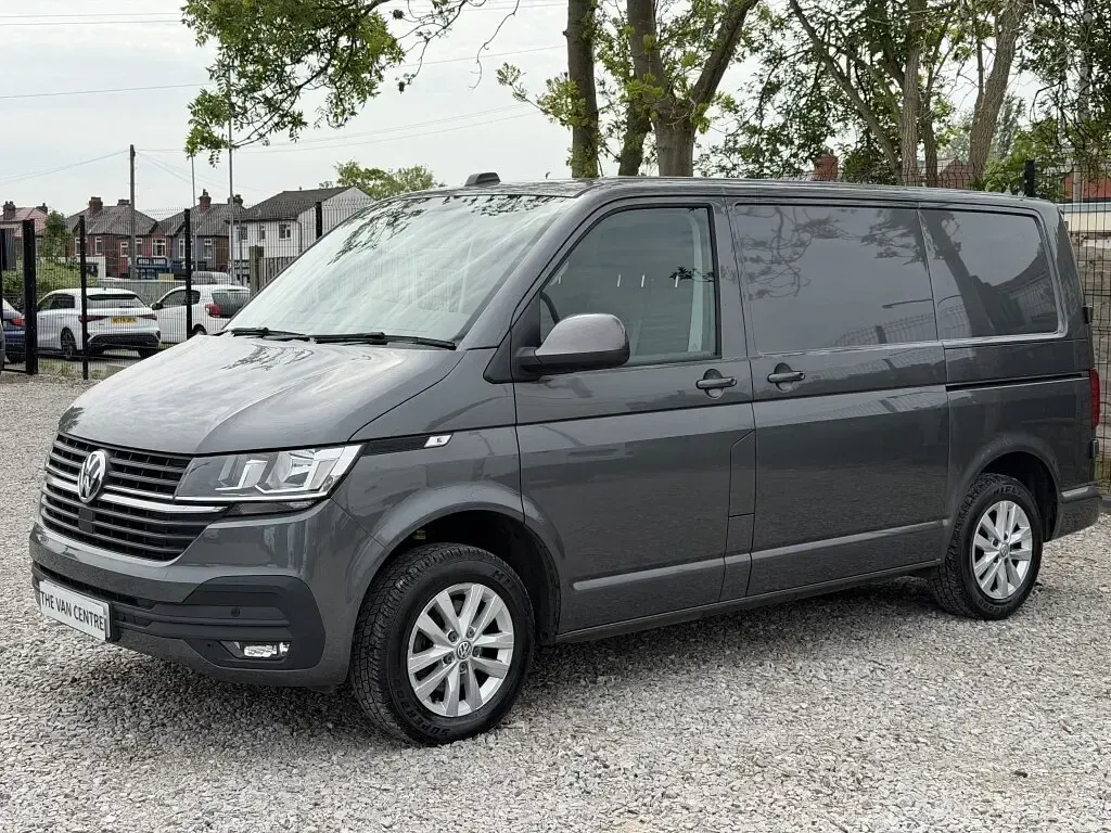 Used VW Transporter Highline 150 HP (110 kW) 2021 Grey Van