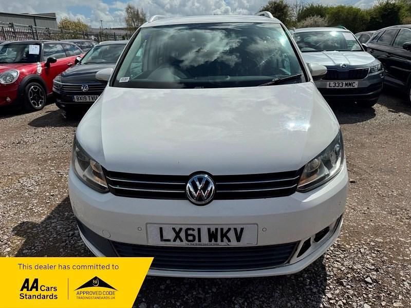 Begagnad VW Touran SE 140 HK (102 kW) 2011 Vit Minibuss