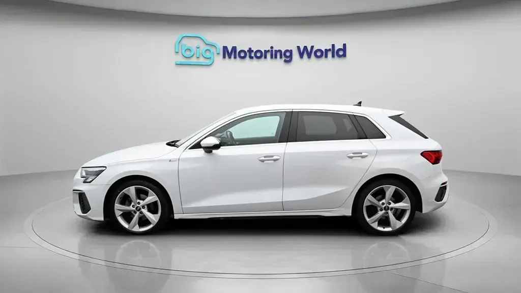 Begagnad Audi A3 Sportback S-Line 150 HK (110 kW) 2022 Vit Halvkombi