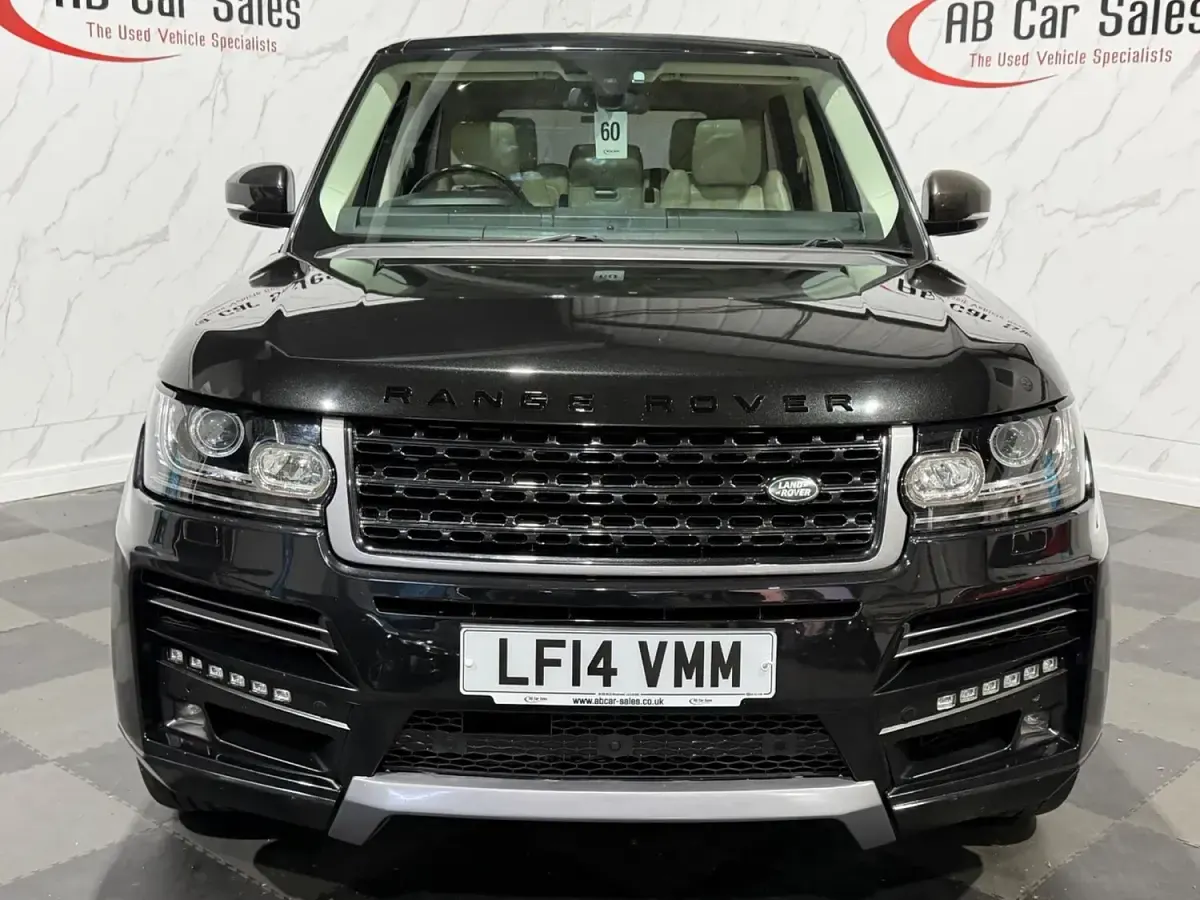 Begagnad Land Rover Range Rover Vogue 306 HK (225 kW) 2014 Svart SUV
