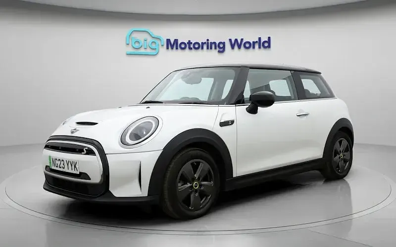 Used Mini Cooper S Level 1 135 kW (184 HP) 2023 White Hatchback