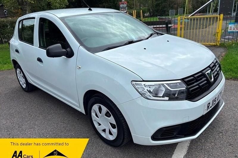 White Used 2019 Dacia Sandero Essentiel Hatchback | £4,990 (Fair price) - Image 1/1