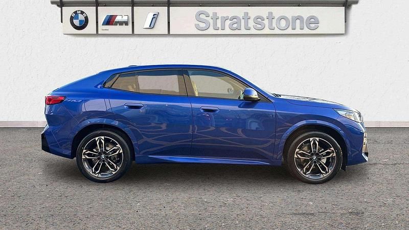 Used BMW iX2 M Sport 147 kW (201 HP) 2025 Blue SUV