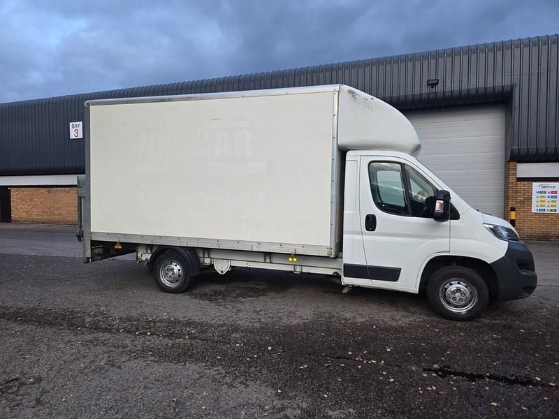 White Used 2014 Citroën Relay Van | £7,995 (Fair price) - Image 1/4