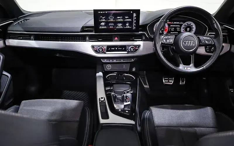 Begagnad Audi A4 S-Line 163 HK (119 kW) 2025 Sedan