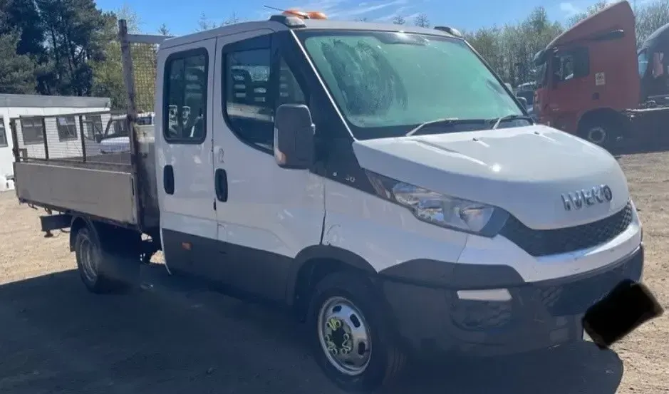 Begagnad Iveco Daily 125 HK (91 kW) 2015 Vit Cab