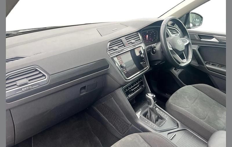 Used VW Tiguan Elegance 150 HP (110 kW) 2023 Grey SUV