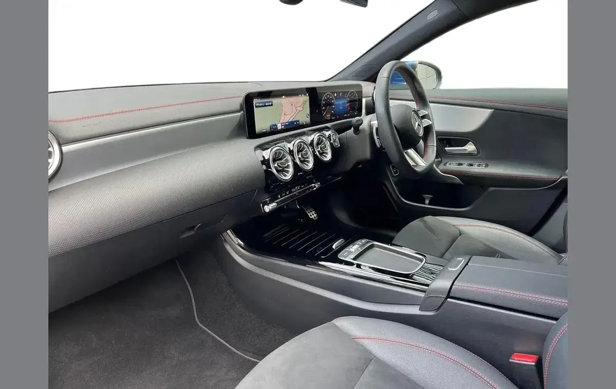 Used Mercedes CLA180 Executive 134 HP (98 kW) 2025 Blue Coupe