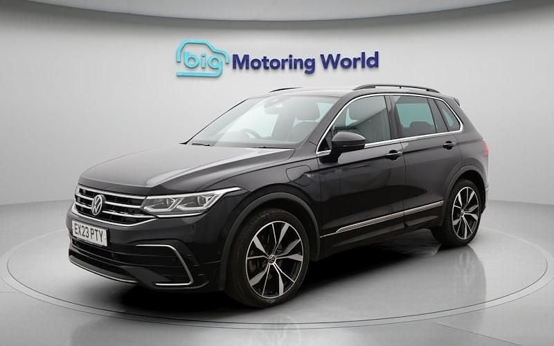 Used VW Tiguan R-line 245 HP (180 kW) 2023 Black SUV