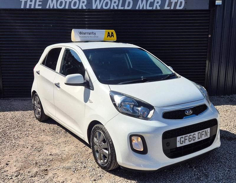 Used Kia Picanto 65 HP (47 kW) 2016 White Hatchback