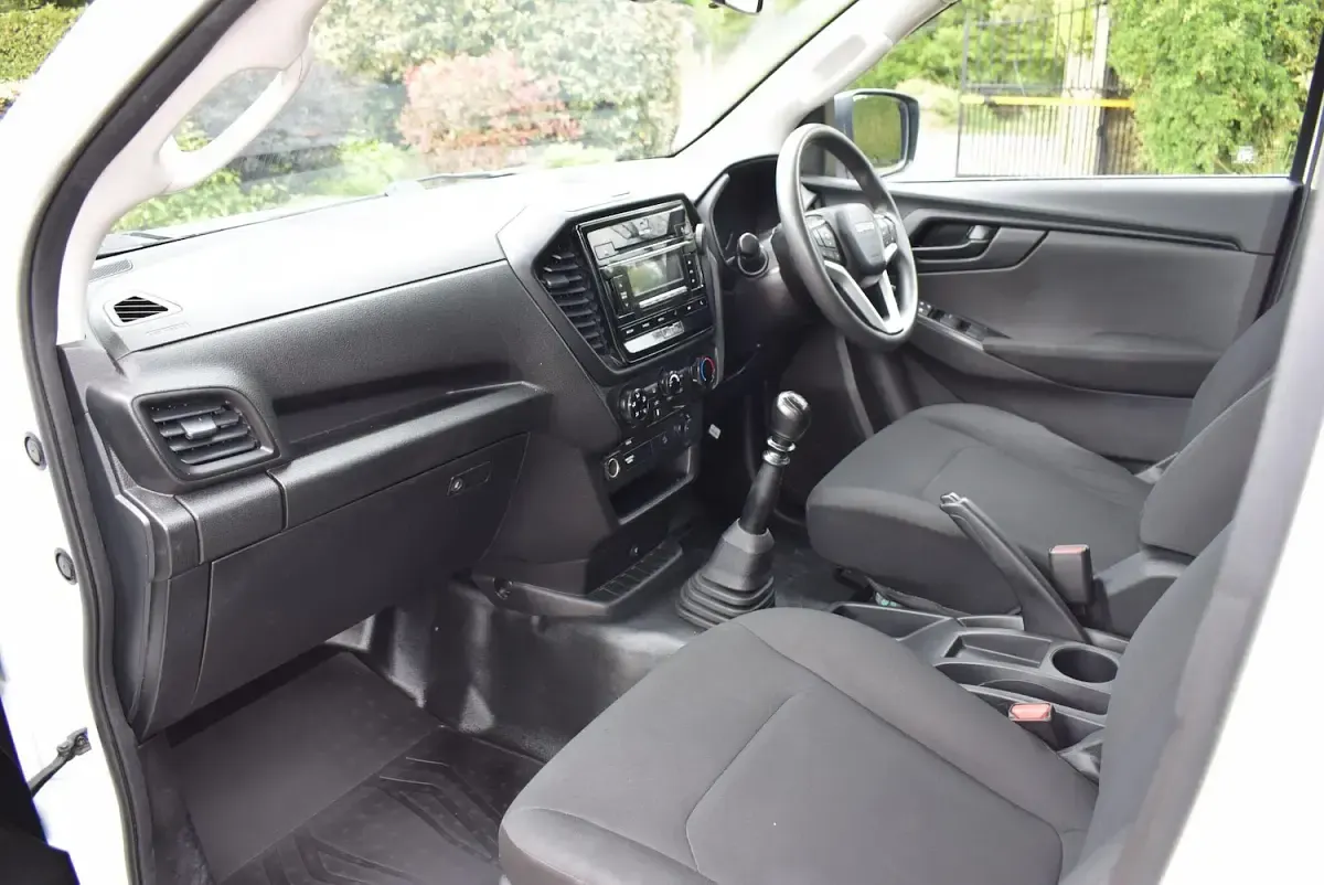 Used Isuzu D-Max 163 HP (119 kW) 2021 White Pickup