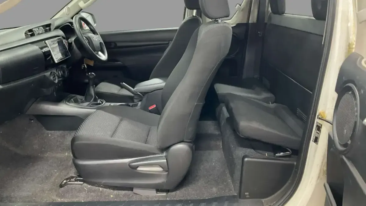 Usado Toyota HiLux Active 150 HP (110 kW) 2017 Branco Pickup