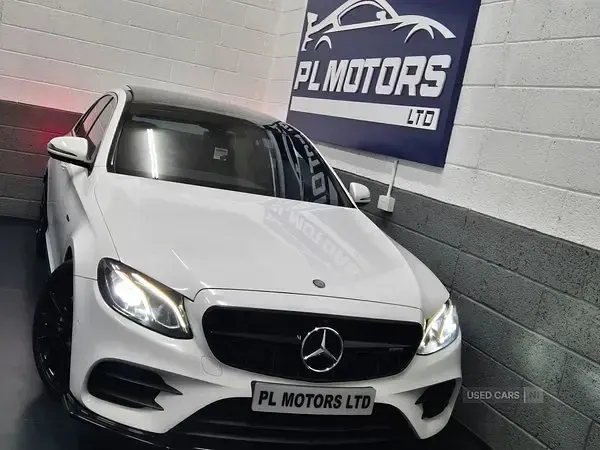 Używany Mercedes E350 AMG Line Premium 2017 Biały Sedan/Limuzyna