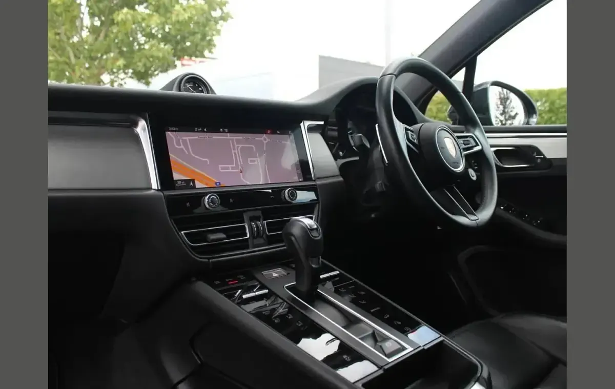Used Porsche Macan S 374 HP (275 kW) 2024 Black SUV