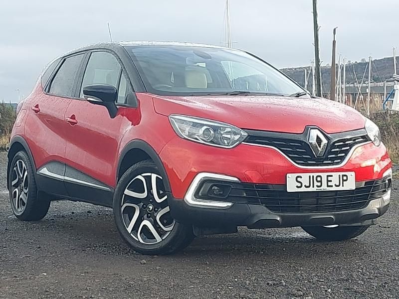 Red Used 2019 Renault Captur Iconic SUV | £9,698 (Fair price) - Image 1/4