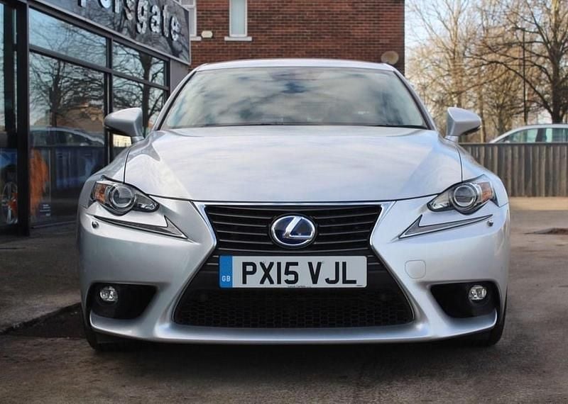 Used Lexus IS300h Executive Line 179 HP (131 kW) 2015 Silver Sedan