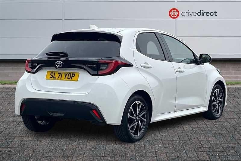 Used Toyota Yaris Hybrid Design 2021 White Hatchback
