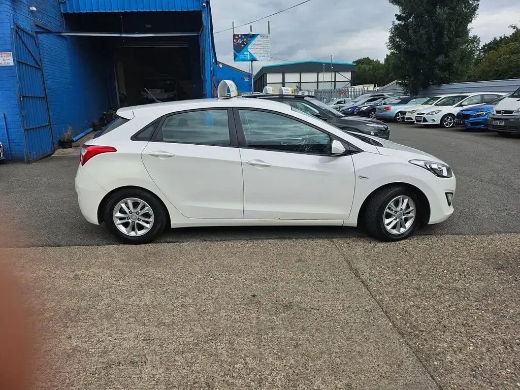 Used Hyundai i30 Active 2014 White Hatchback