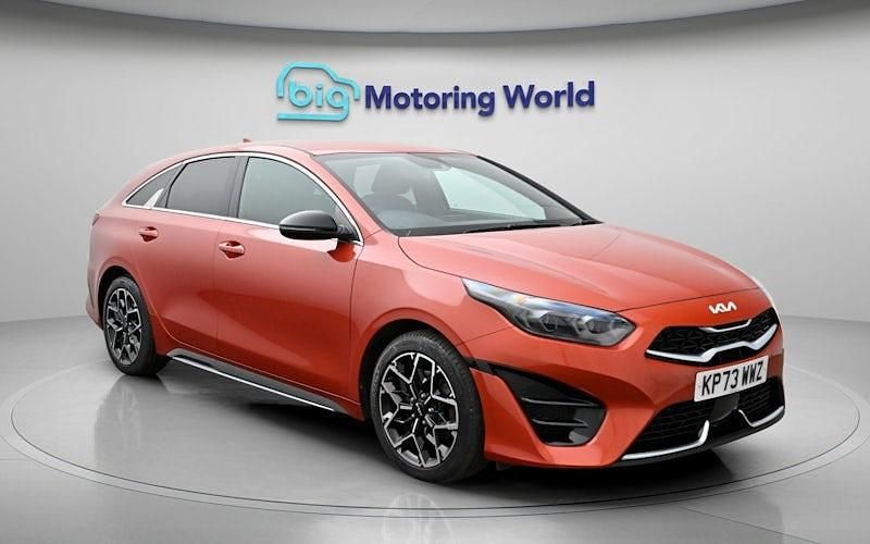 Used Kia ProCeed GT-Line 159 HP (116 kW) 2023 Orange Estate