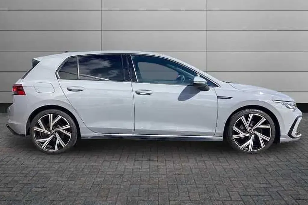 Used VW Golf VIII R-line 130 HP (95 kW) 2022 Moonstone grey Hatchback