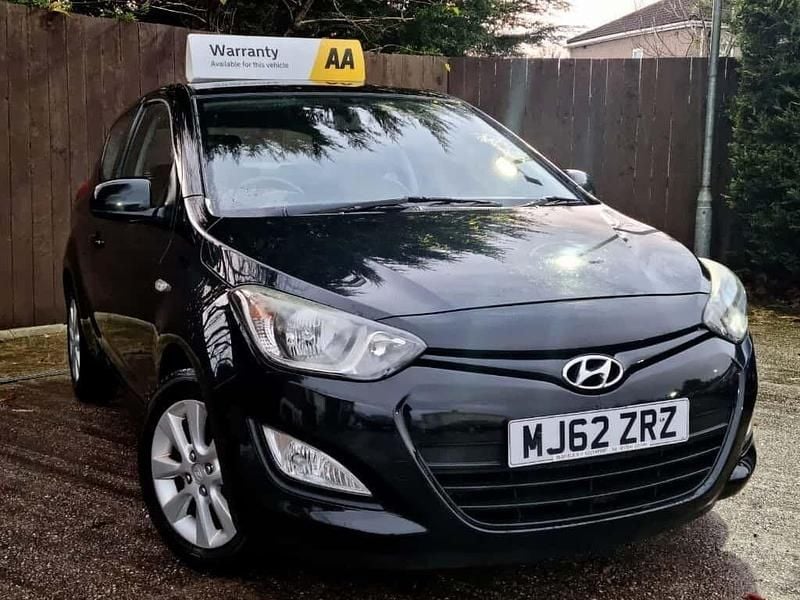 Black Used 2012 Hyundai i20 Active Hatchback | £3,250 (Fair price) - Image 1/4