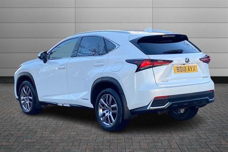Used Lexus NX300h Luxury Line 197 HP (144 kW) 2018 White SUV