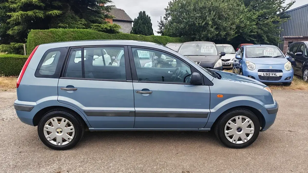 Used Ford Fusion Style 80 HP (58 kW) 2009 Blue Hatchback