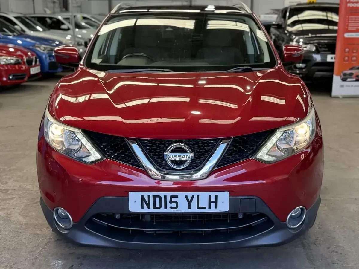 Used Nissan Qashqai N-TEC 110 HP (80 kW) 2015 Red SUV