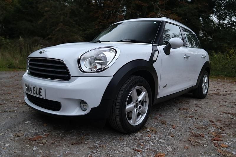 White Used 2014 Mini Cooper D Countryman SUV | £4,399 (Good price) - Image 1/4