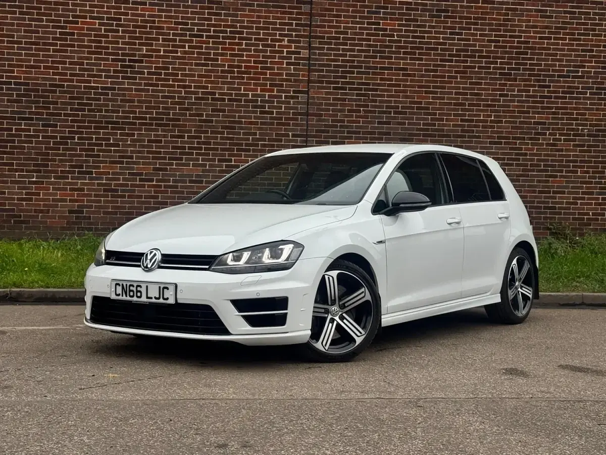 Used VW Golf VII R 2016 White Hatchback